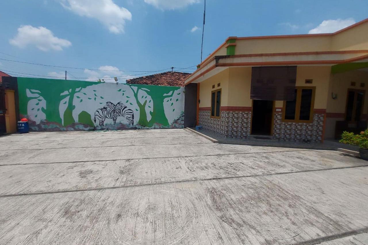 Homestay Fifa Syariah Pati Near Rsud Raa Soewondo Extérieur photo