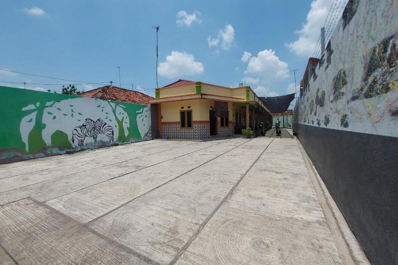 Homestay Fifa Syariah Pati Near Rsud Raa Soewondo Extérieur photo